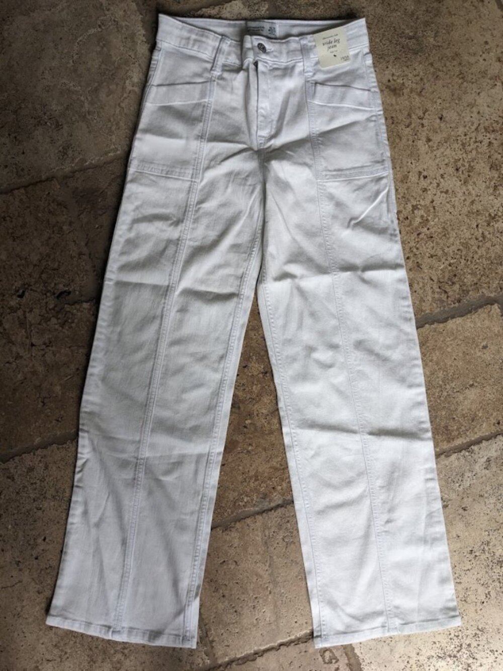BRAND NEW ABERCROMBIE AND FITCH WHITE WIDE LEG KIDS JEANS SIZE 16